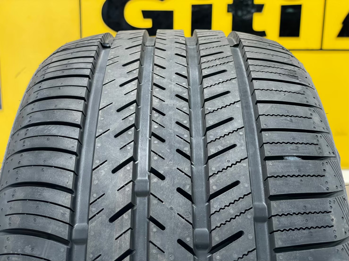 ATLAS FORCE UHP 255/35R19 ยางใหม่ปี 2022