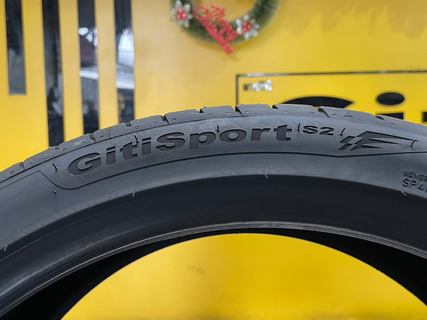 GITI SPORT S2 245/35R19