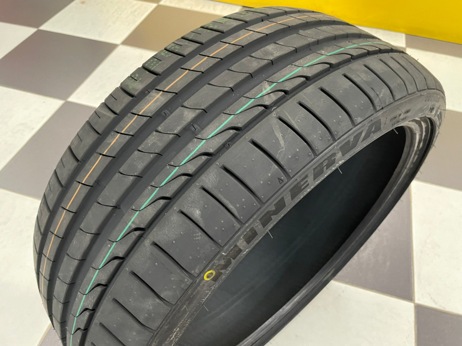 225/35R20 MINERVA F205 ยางสปอร์ต คุณภาพดี ยางใหม่ปี2022