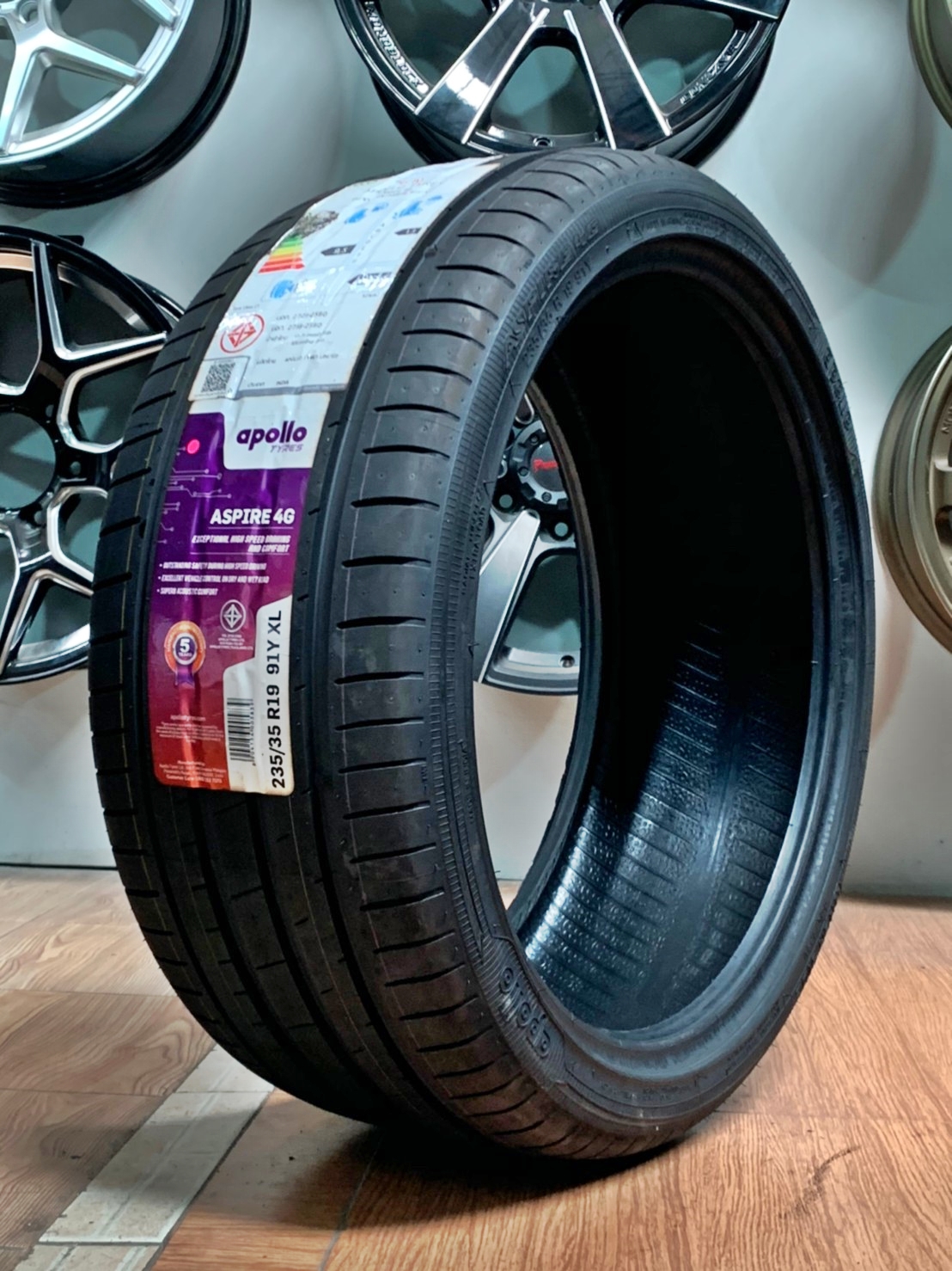 Apollo 235/35R19 Aspire4G ยางใหม่ปี2020