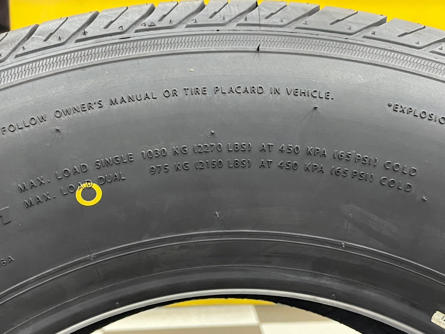 ยางใหม่ 215/70R15 SIAMES VANGO ยางไทย ยางกระบะบรรทุกคุณภาพดี แข็งแกร่งคุณภาพสุดคุ้ม ผ้าใบ8ชั้น ยางใหม่ปี2024