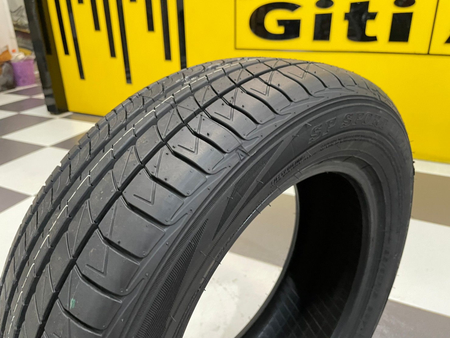 ยางใหม่ DUNLOP LM705 195/60R15 ยางดันลอป ยางไทย ปี2022
