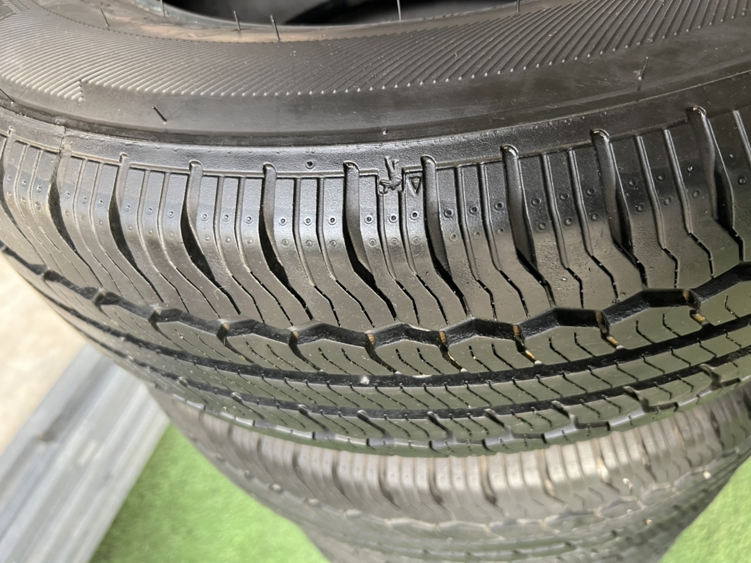 ยางมือสองสภาพสวยๆ 215/65R16 ยี่ห้อ Nexen CP521