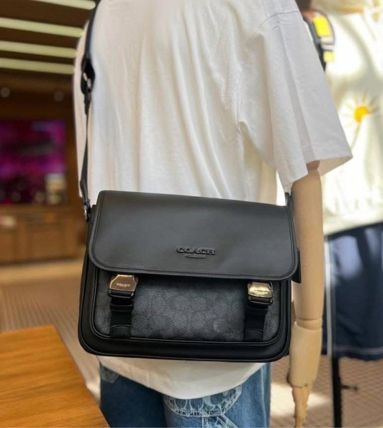 Coach Racer Messenger Bag In Signature CT716