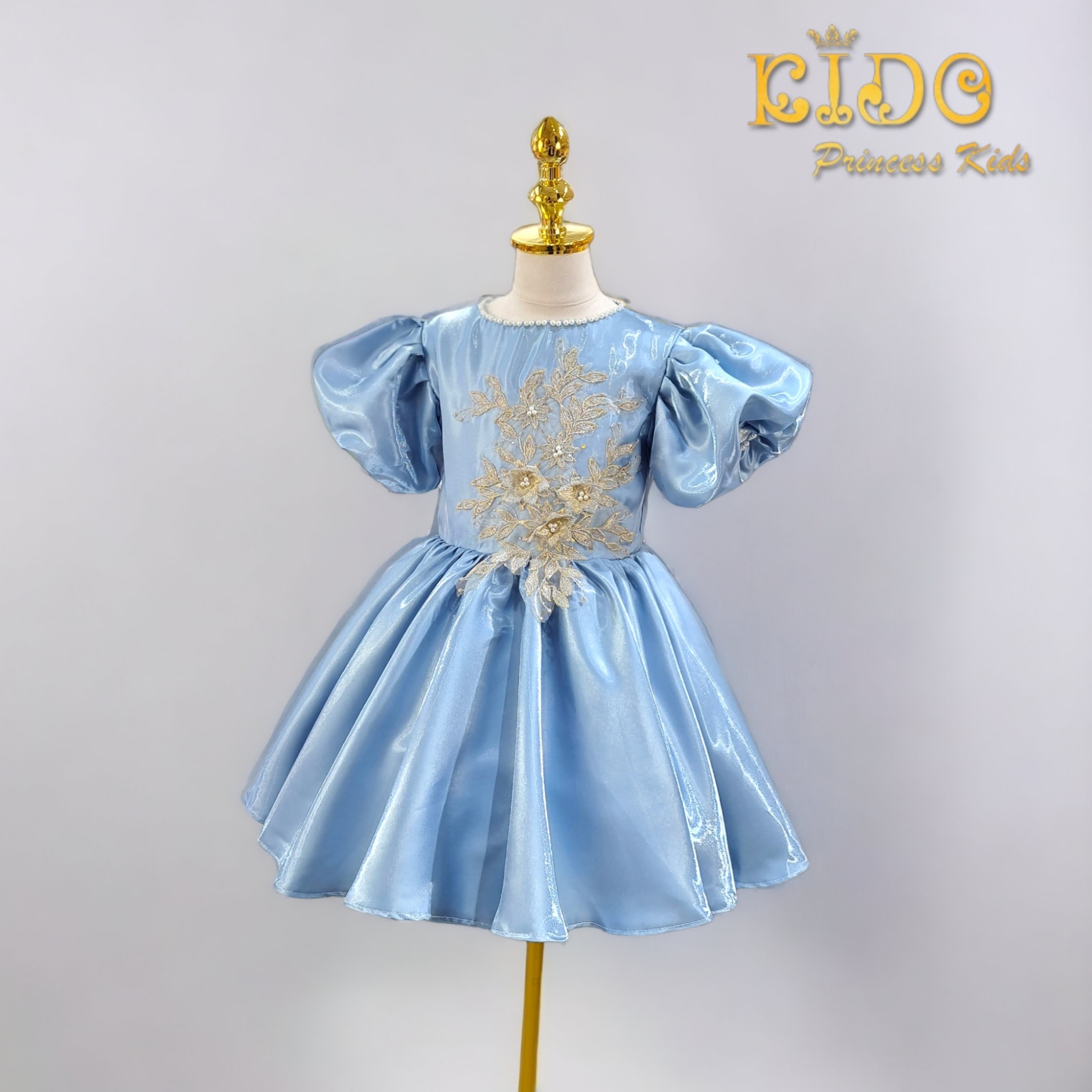 ชุดราตรีเด็ก(หน้าร้านอยู่รัชดา ลองได้ถ่ายรูปจากชุดจริง)W18578 สีฟ้า อกปักดอกไม้เฉียงแขนตุ๊กตากระโปรงสั้นน่ารัก