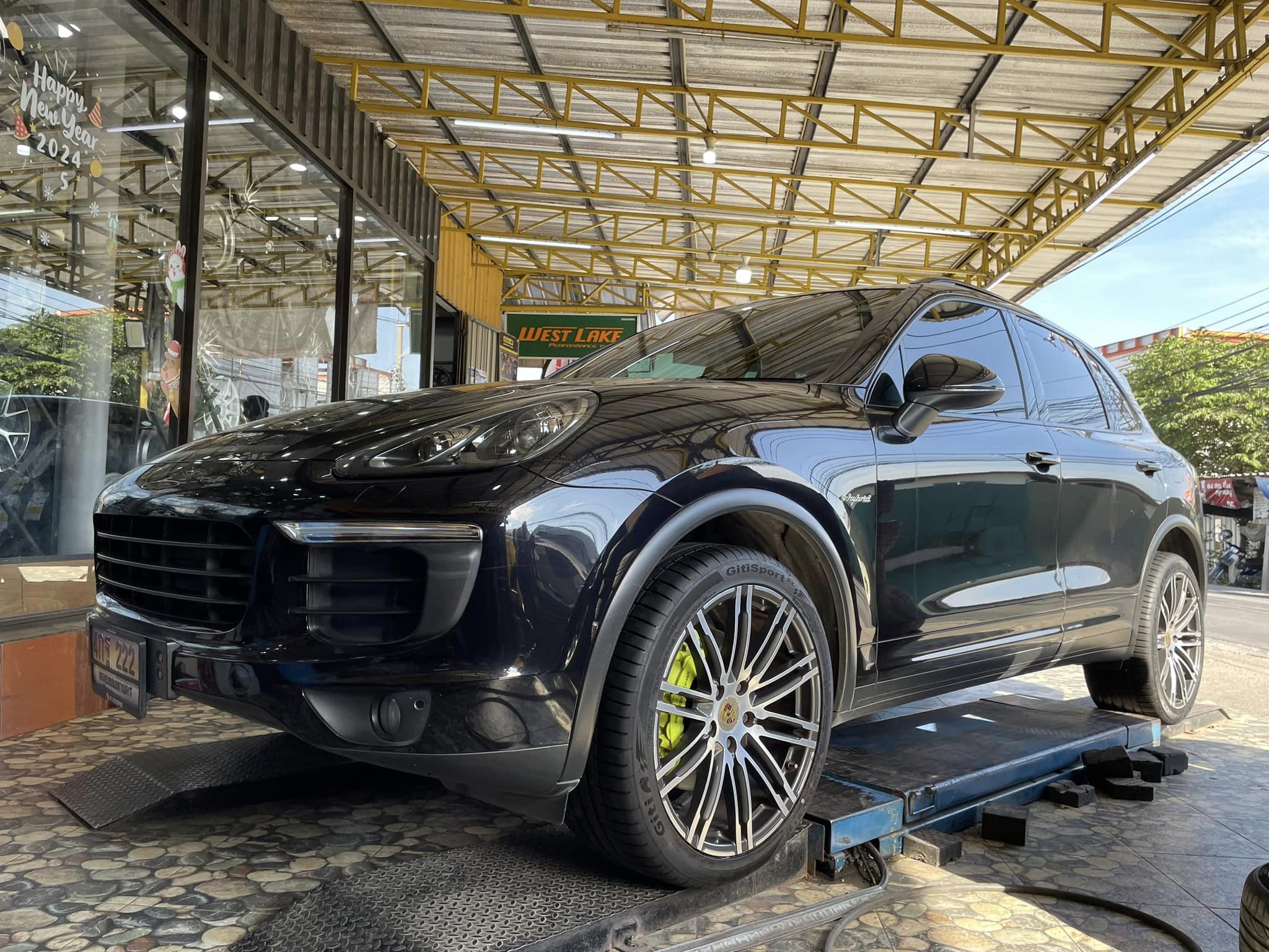 #Porsche #Cayenne 🛞 #Giti_SportS2 295/35R21