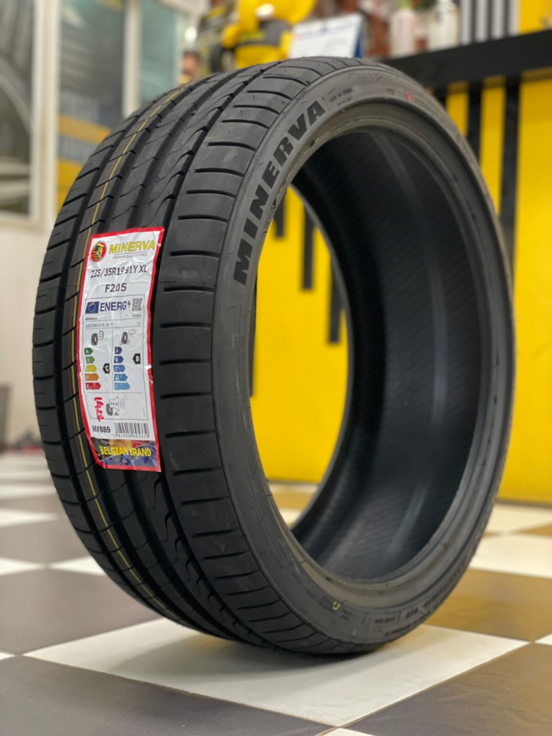 ยางMINERVA F205 235/35R19 ยางสปอร์ตคุณภาพดี สมรรถนะการขับขี่สูงนุ่มเงียบ ยางใหม่2022