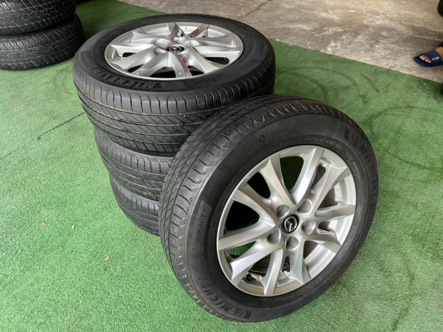 ล้อ Mazda3 5x114 พร้อมยาง Michelin Primacy4 ปี18 ขนาด 205/60R16