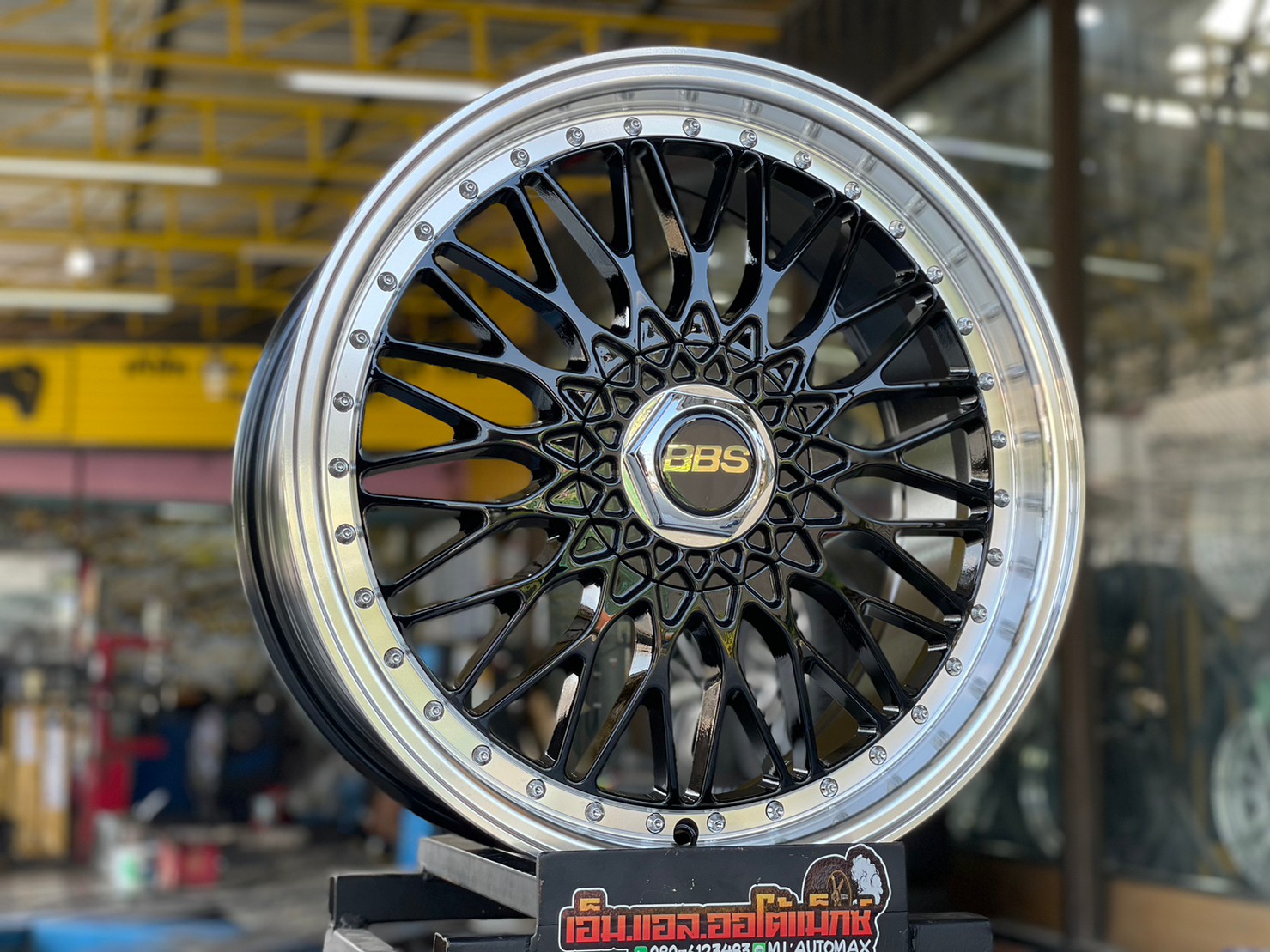 ล้อแม็กซ์ BBS (FLOW FORMING) Model : LM 18x8.5 ET35 PCD : 5x113 (5x112-5x114.3)