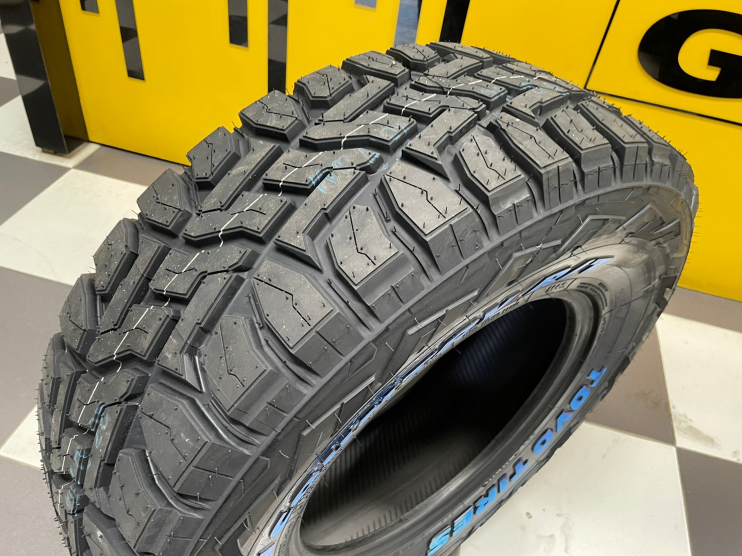 265/70R16 TOYO OPEN COUNTRY R/T ยางใหม่ปี2022