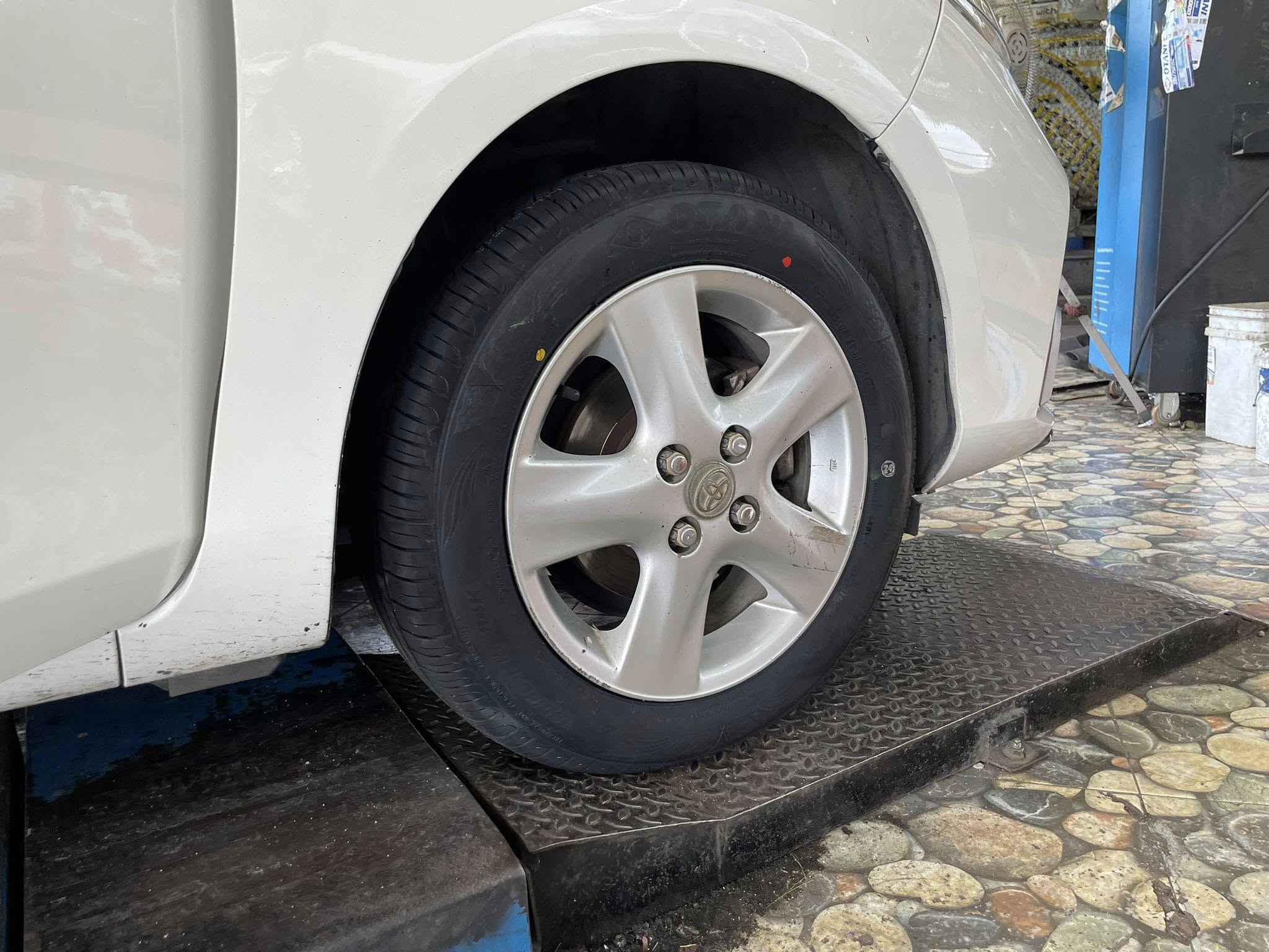 #TOYOTA_YARIS 🚘เปลี่ยนยาง🛞🐘#OTANI_EK1000_185/60R15