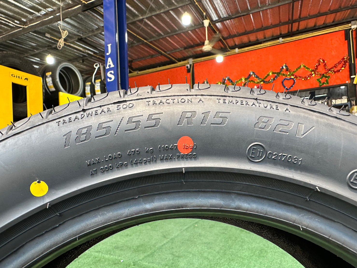 OTANI EK1000 185/55R15 ยางใหม่ปี2023 ราคาพิเศษพร้อมติดตั้งฟรี สามารถสอบถามเพิ่มเติมได้ค่ะ