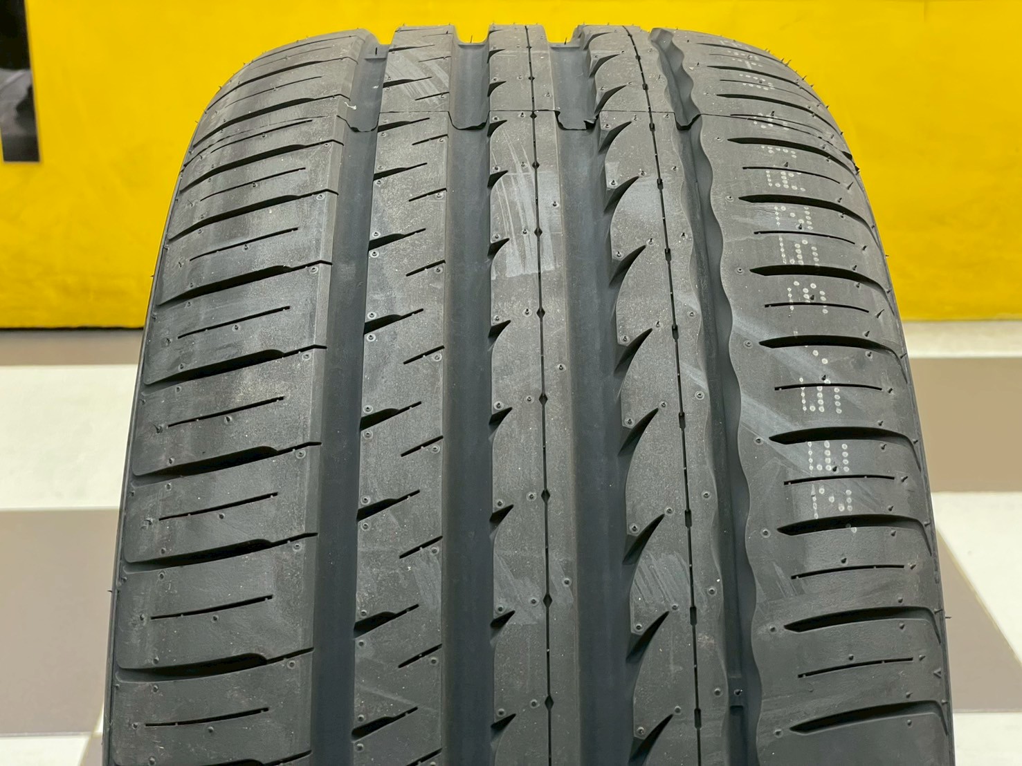 ยาง SAILUN Atrezzo SVA1 ขนาด 255/35R19 ยางใหม่ปี2025