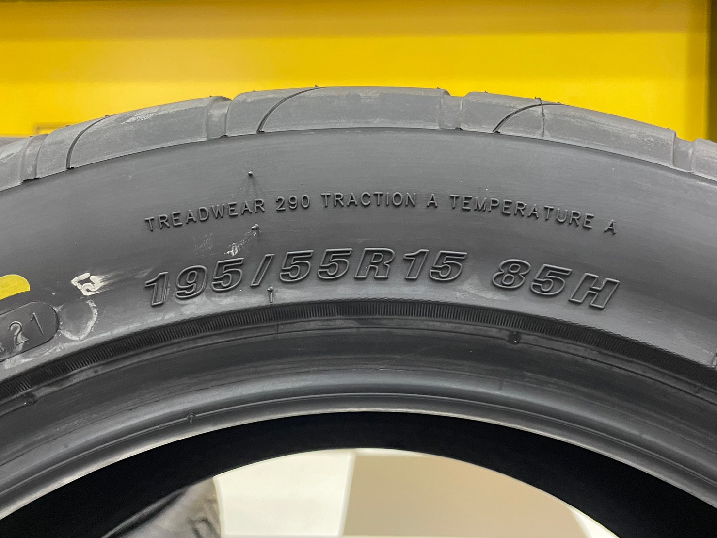 SIAMES 195/55R15 RD08 ยางใหม่ปี 2021 (ยางไทย รับประกัน 1 ปี) ยางซิ่ง ลายเทพ นุ่มหนึบ (4เส้น)