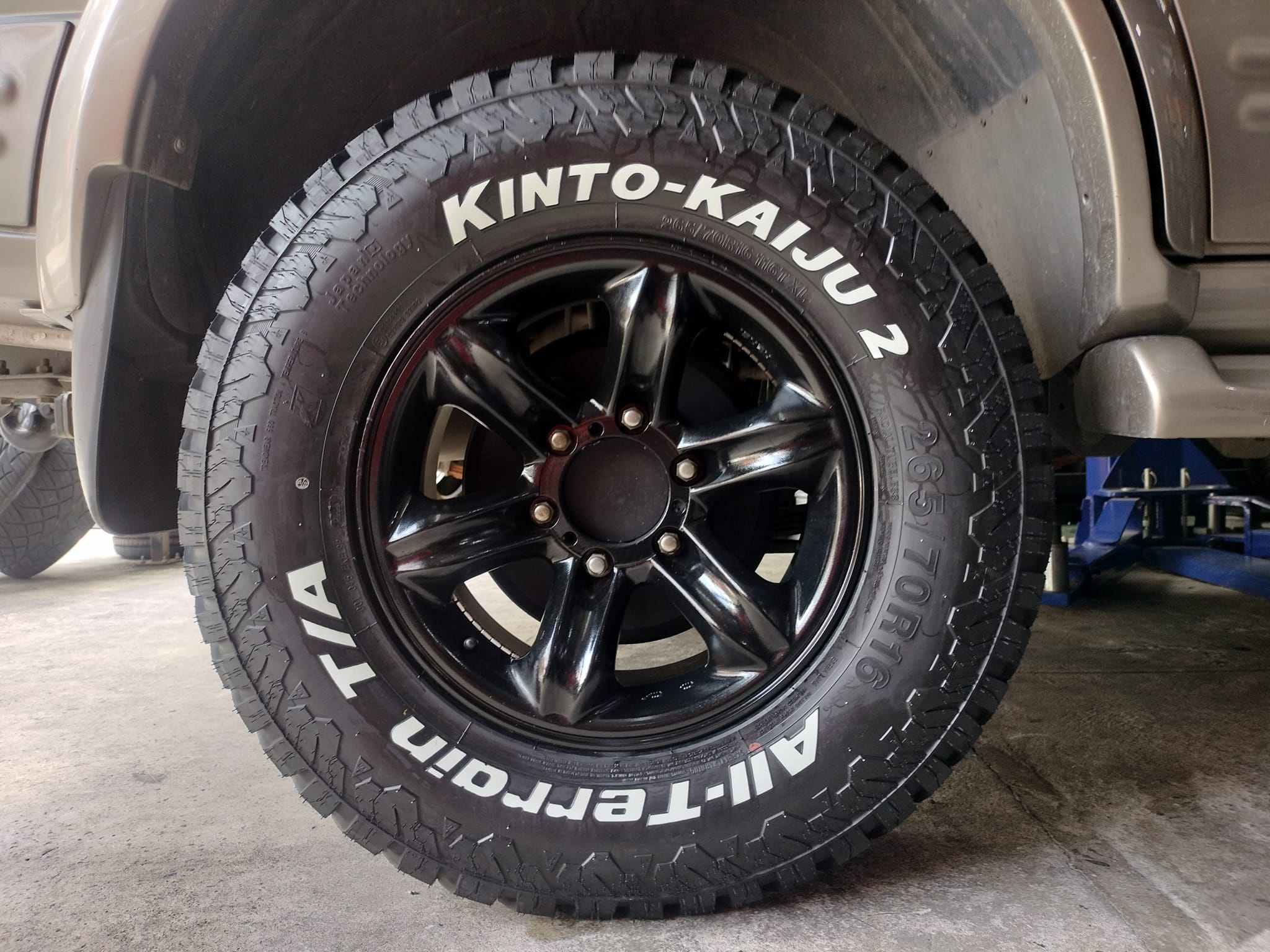 #ISUZU_TURBO #KINTO_KAIJU2_265/70R16