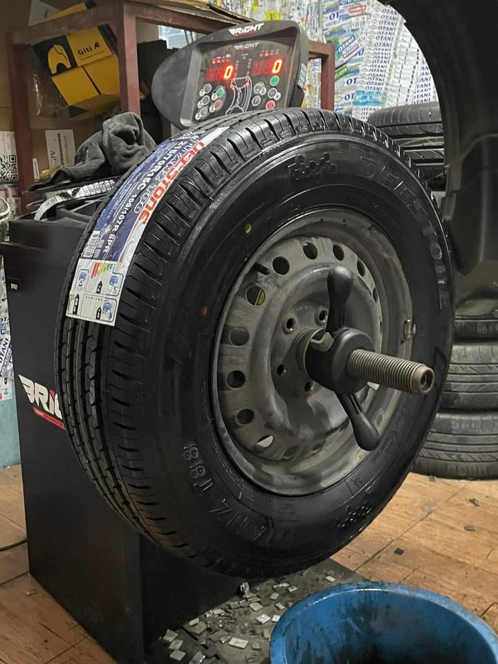 TOYOTA_VIGO🛻เปลี่ยนยาง #DEESTONE #T88 215/70R15ยางกระบะบรรทุกคุณภาพดีสุดคุ้ม