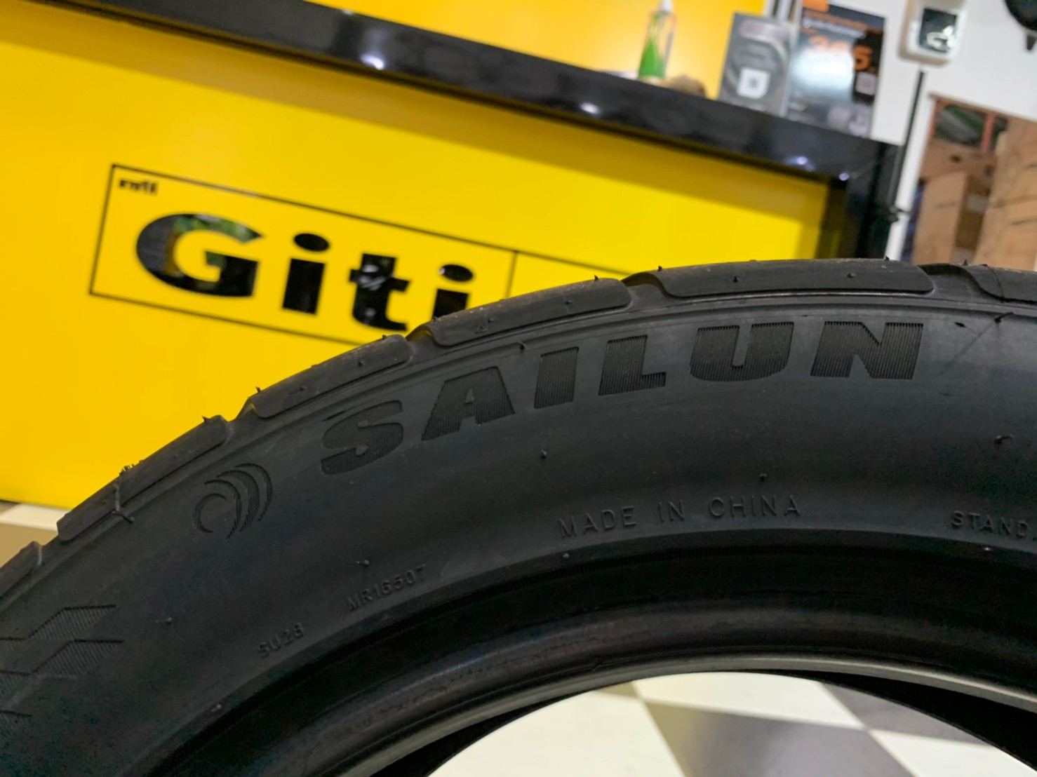 ยางซอฟ 195/55R15 Sailun Atrezzo R01 ยางไซลุนยางสปอร์ตลายซิ่ง ลายAD ยางใหม่ปี2021