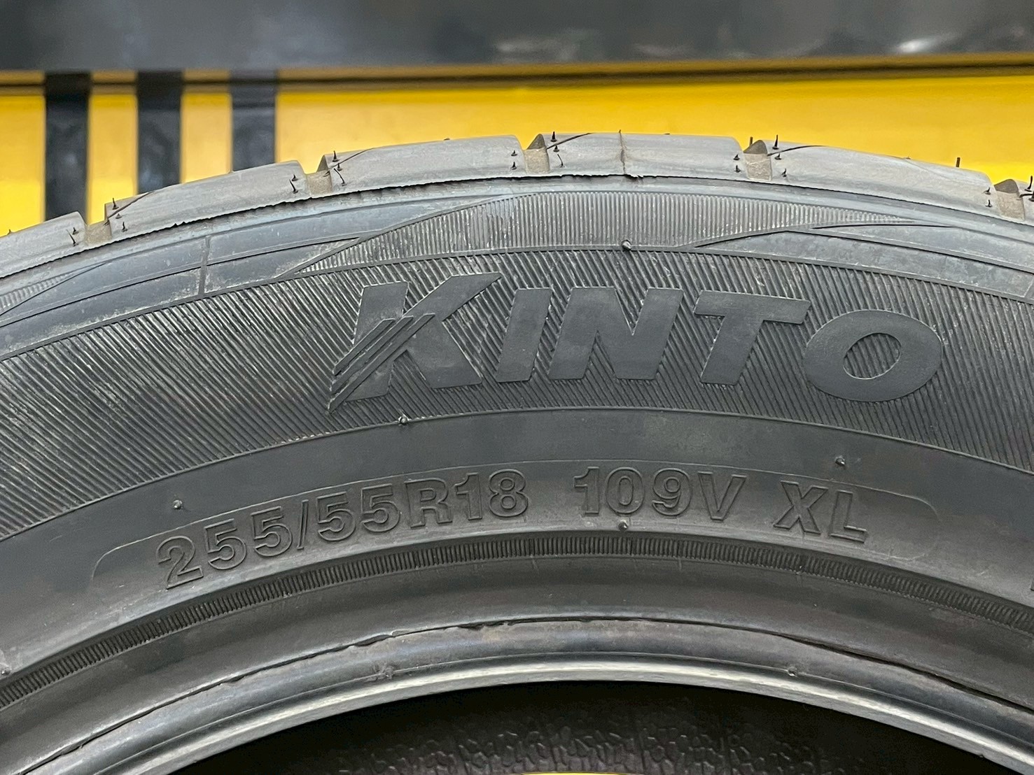 ยางใหม่ปีเก่า 💥💥#KINTO V36 255/55R18 ยางใหม่ปี2022 (4เส้น)