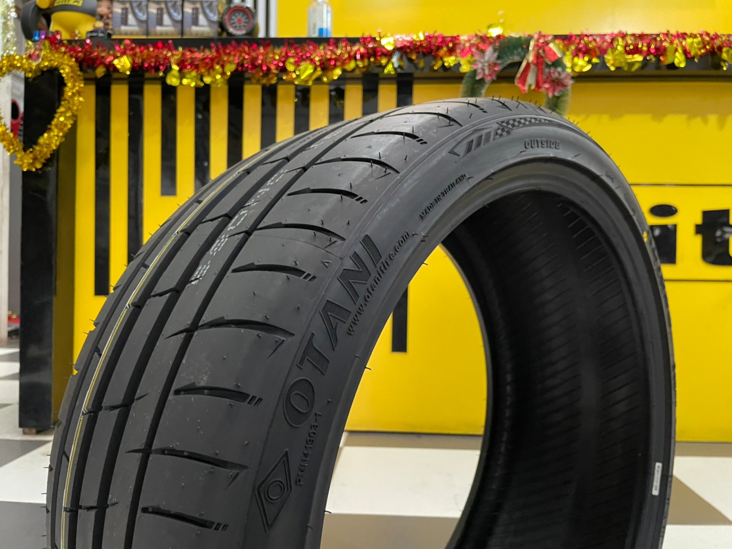 ยางใหม่ปีเก่าราคาพิเศษ OTANI KC1000 235/35R19 ยางใหม่ปี2023