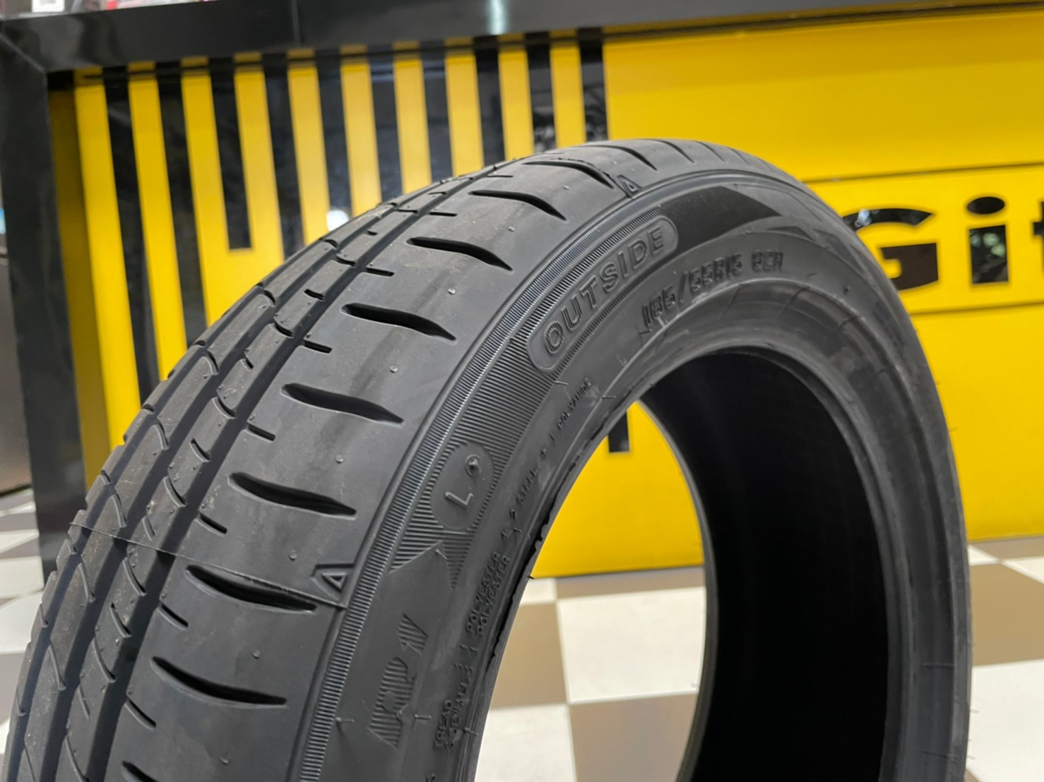 185/55R15 ยางใหม่ DUNLOP SP TOURING R1 ยางใหม่ปี2022