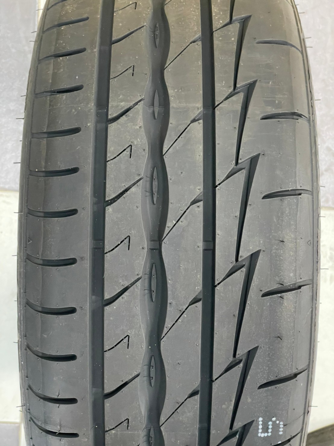 225/45R18 KINTO FORZA 001 Treadwear 280 ยางใหม่ปี2023