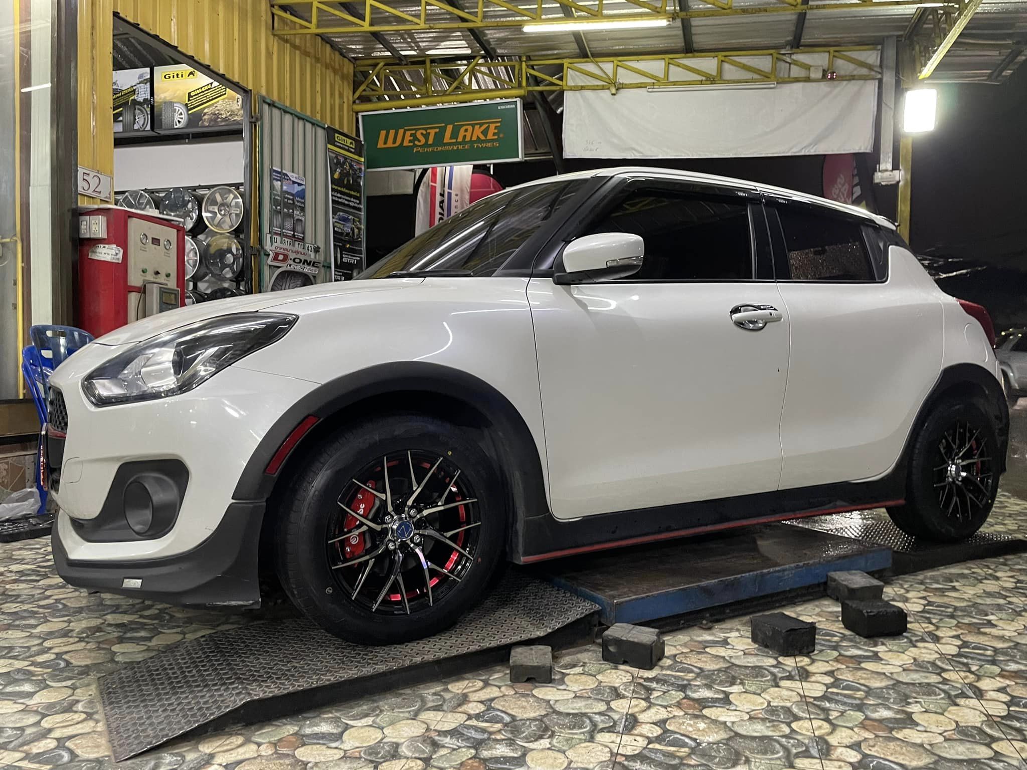#Suzuki_Swift #จัดชุดล้อพร้อมยาง สวยหรู ราคาเบาๆ #ล้อแม็กซ์NAYA-F153 15x7 ET35 4x100 #อันเดอร์คัตแดง #OTANI_EK1000 195/60R15