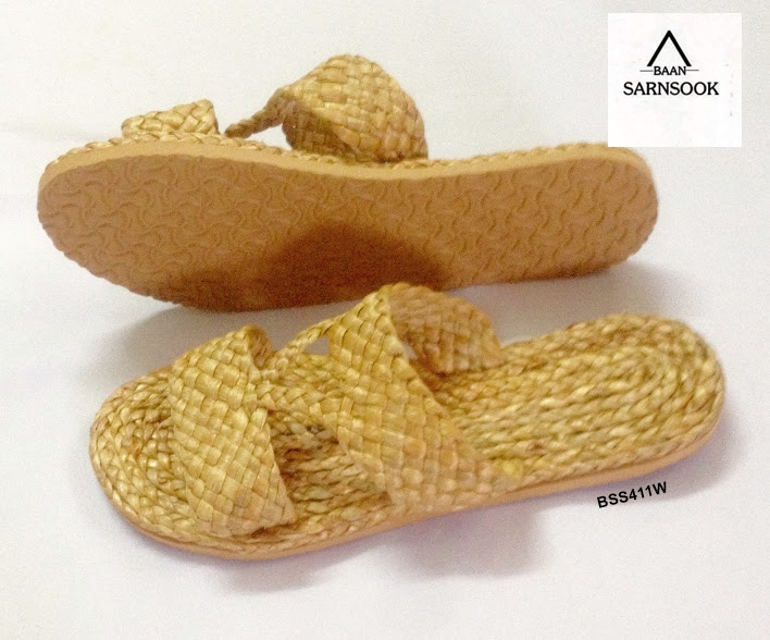 BSS406W :รองเท้าผักตบชวาแบบหัวใจ ราคาส่ง 1โหล :12คู่