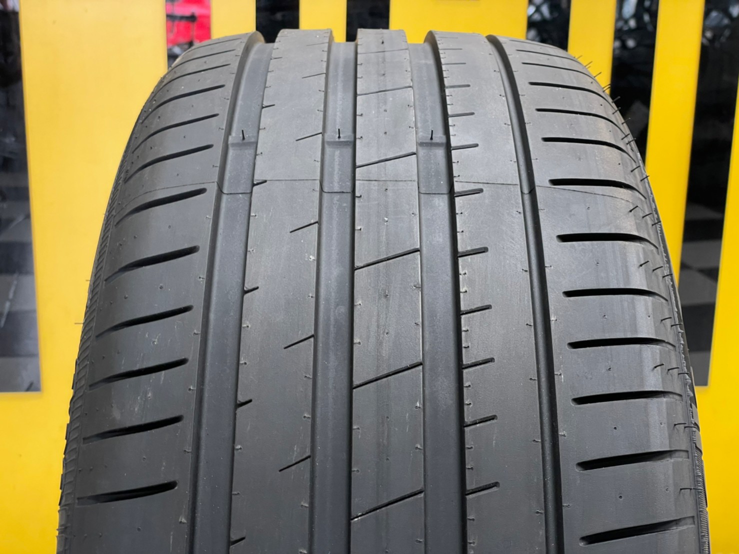 245/40R19 Apollo Aspire 4G+ ยางใหม่ปี2023