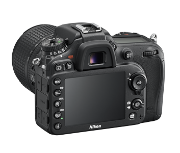 กล้อง DSLR Nikon D7200 Body + Lens Kit 18-140