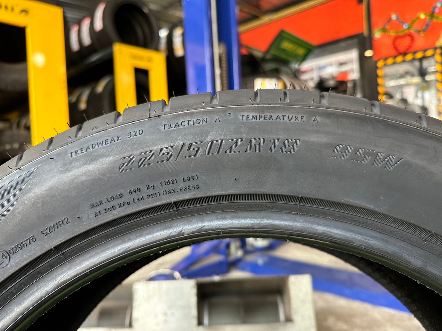 OTANI KC2000 225/50R18 ยางใหม่ปี2023ราคาพิเศษพร้อมติดตั้งฟรี สามารถสอบถามเพิ่มเติมได้ค่ะ