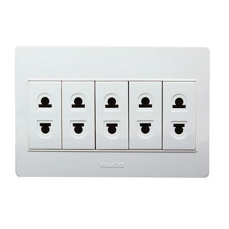 HACO เต้ารับ 2 ขา 5 ช่อง M4-R50