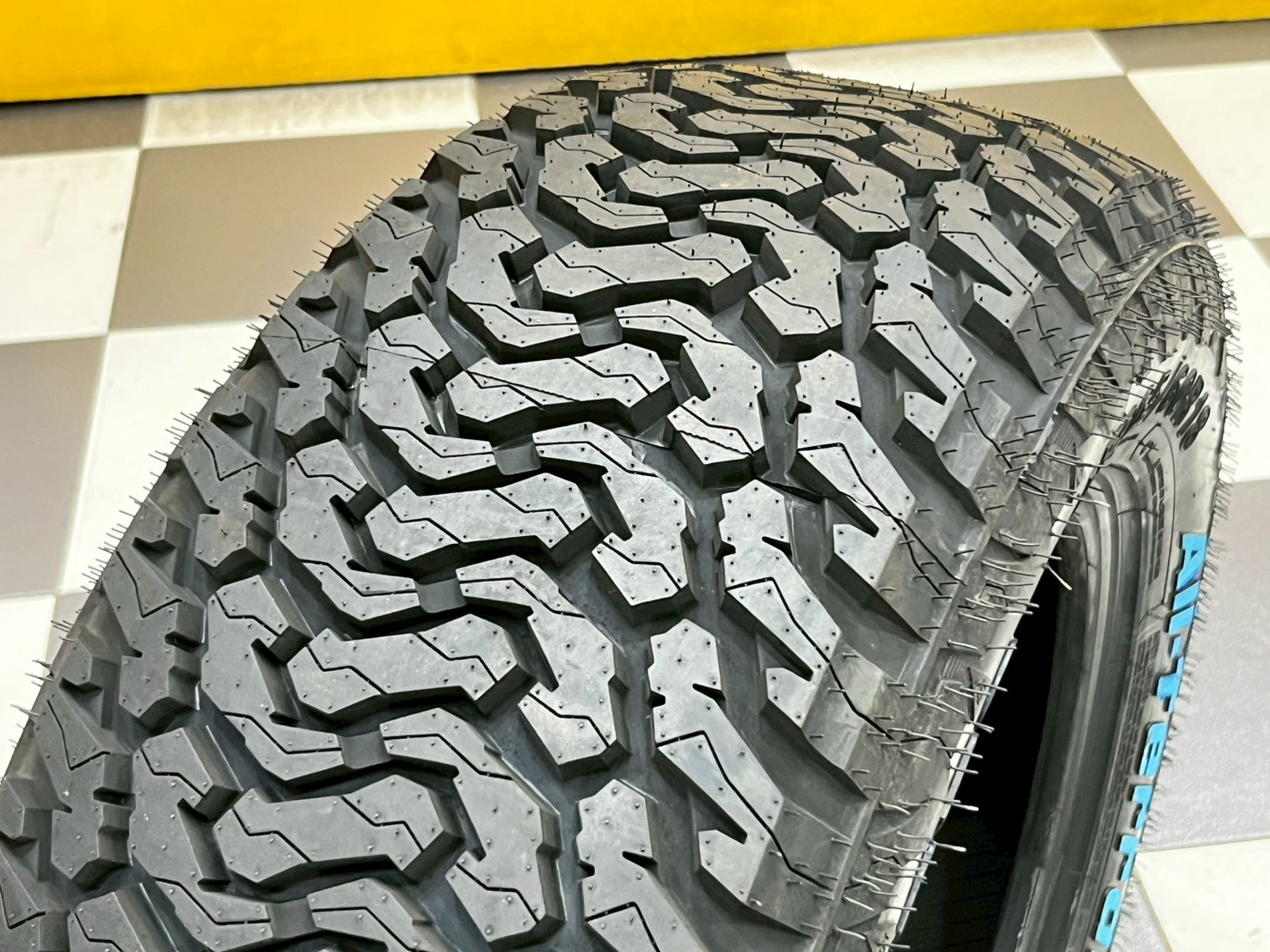ยาง KINTO KAIJU2 ขนาด 265/60R18 ยางใหม่ปี2025