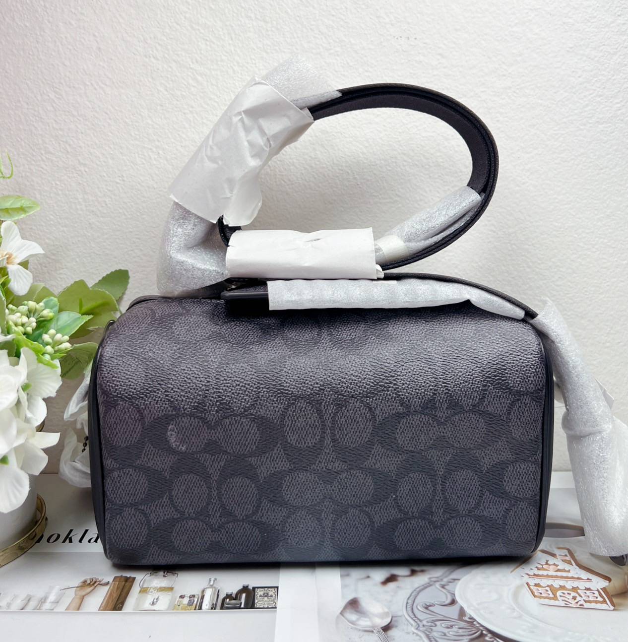 กระเป๋าสะพายข้างผู้ชายCoach Axel Crossbody