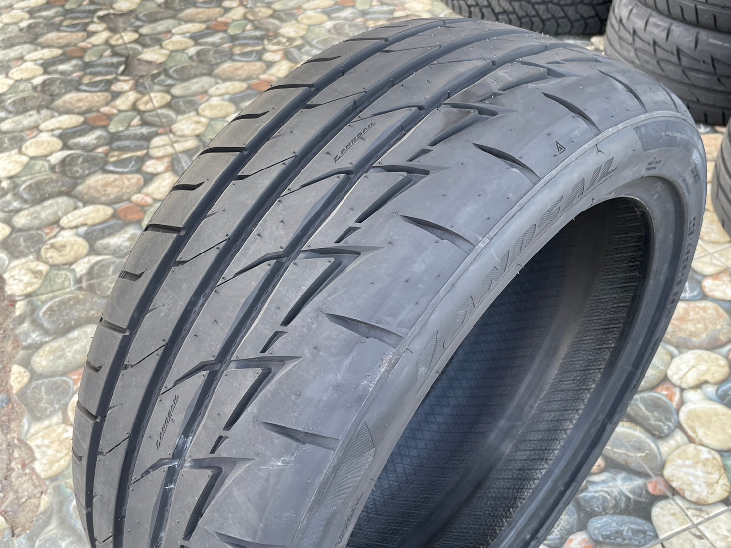Lansail RS009 225/45R18 ยางใหม่ปี2023