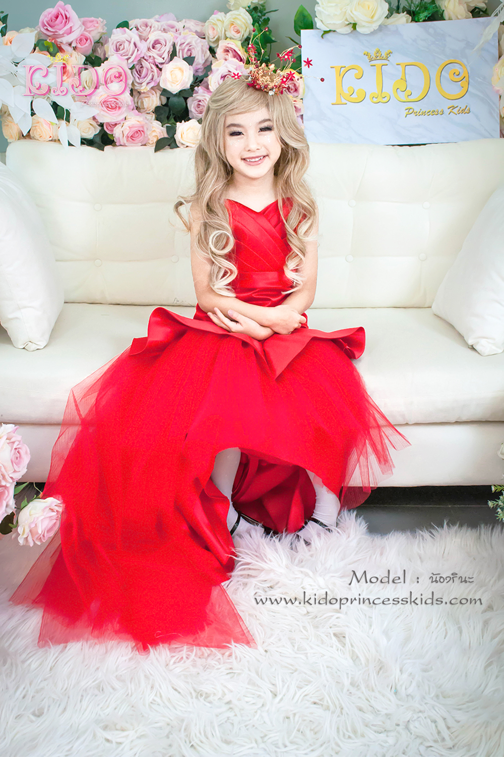 เช่าชุดเด็ก*มีหน้าร้านอยู่รัชดา ลองได้ เปลี่ยนได้ ถ่ายรูปเองจากสินค้าจริง*W18216 ชุดราตรีเด็กเดินแบบสีแดง ตัวเสื้อเก๋ด้วยการเย็บจับจับเกล็ด ทรงหางปลาเสริมความหรูชายกระโปรงด้วยผ้าโปร่งอัดพรีสหน้ายาวเสมอพื้นหลังยางลากดิน หน้าสั้นหลังยาว