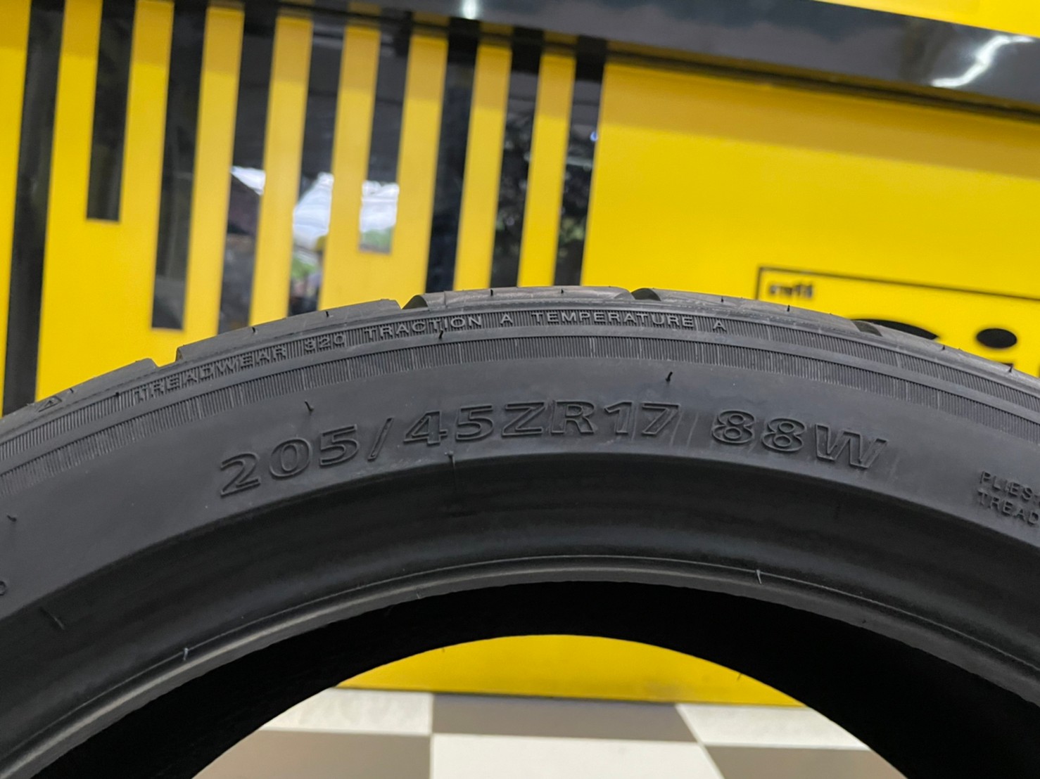 205/45R17 ยางลายซิ่ง Landsail RS009 ยางใหม่ปี2022