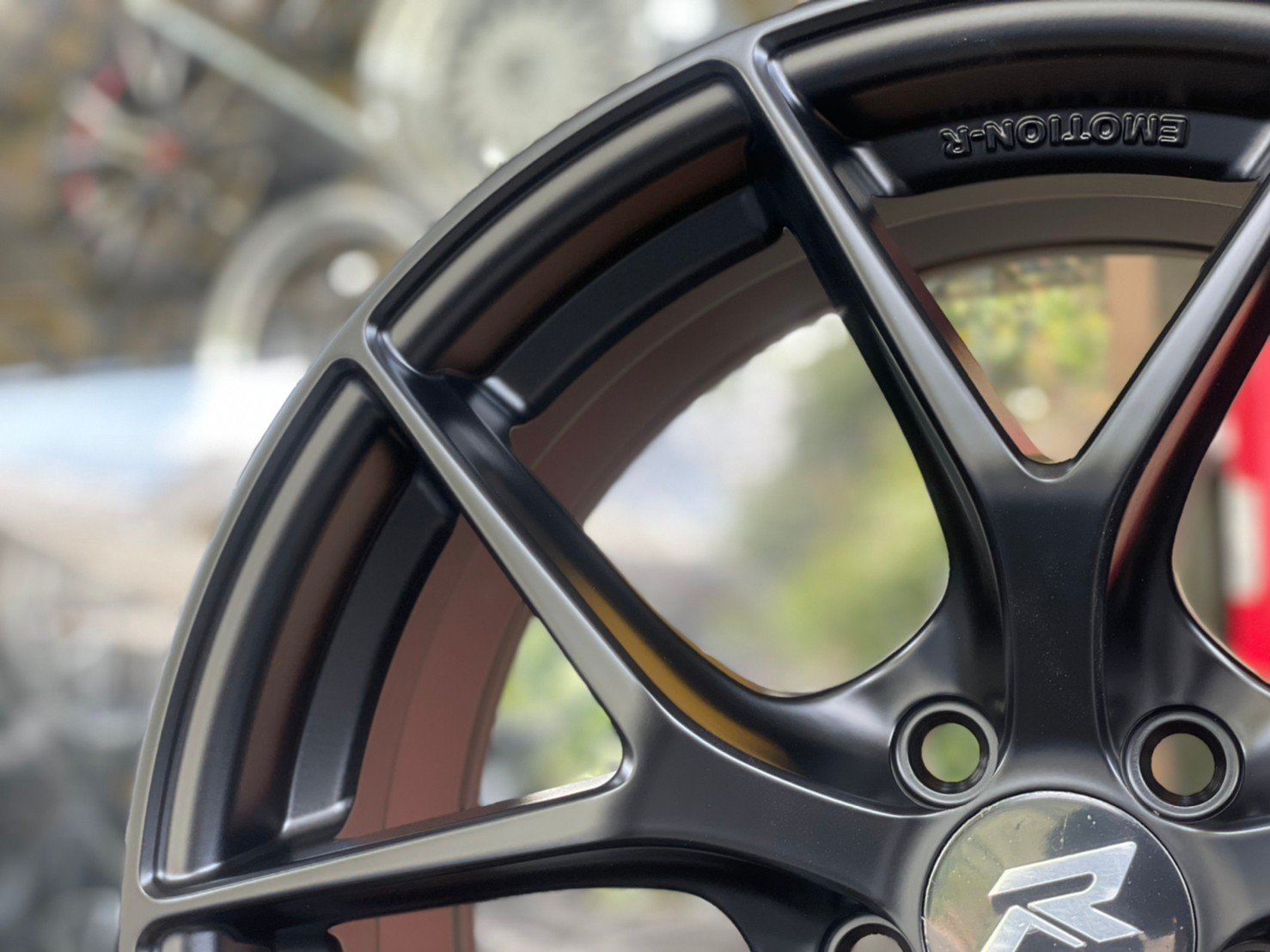 ล้อแม็กซ์ Emotion-R รุ่นFRE ล้อขอบ17 กว้าง7.5 ออฟ35 5รู100 สีดำกึ่งด้าน(SMB)