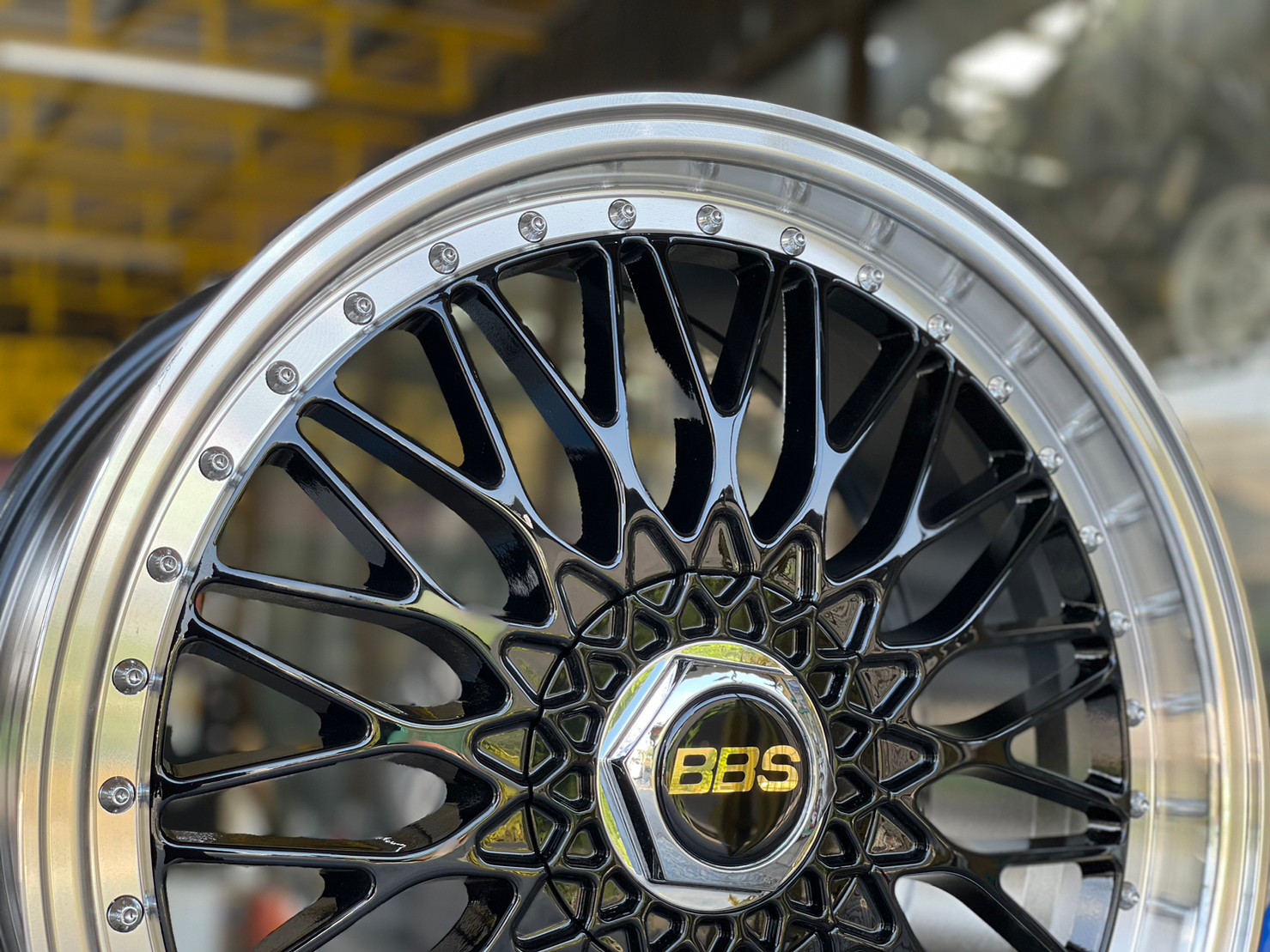 ล้อแม็กซ์ BBS (FLOW FORMING) Model : LM 18x8.5 ET35 PCD : 5x113 (5x112-5x114.3)