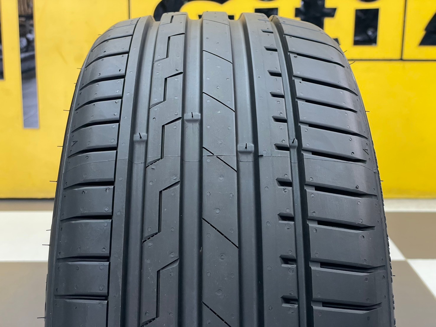 GITI SPORT S2 225/40R18 ยางใหม่ปี2024