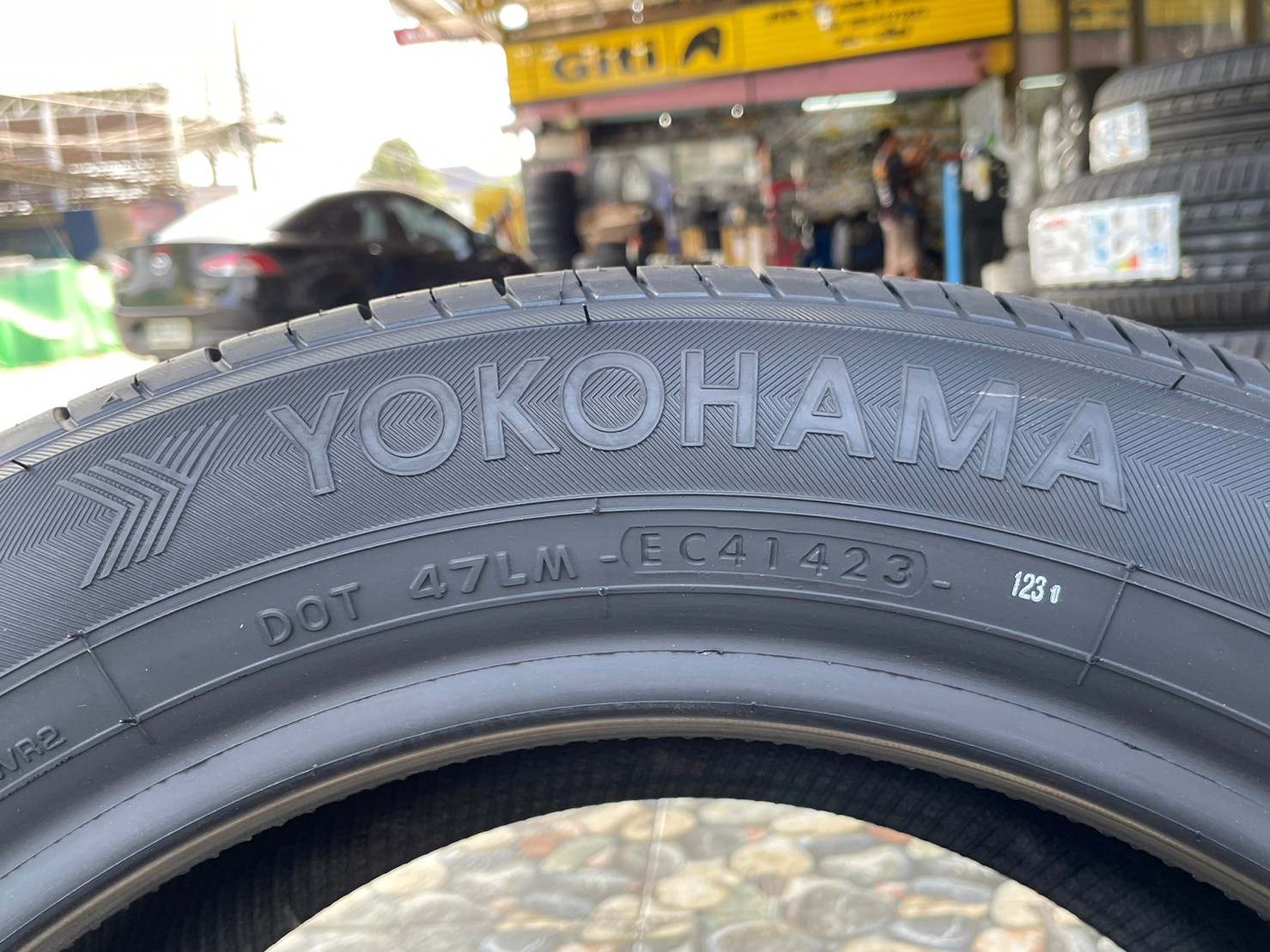 YOKOHAMA E70 215/55R17 ยางใหม่ปี2023