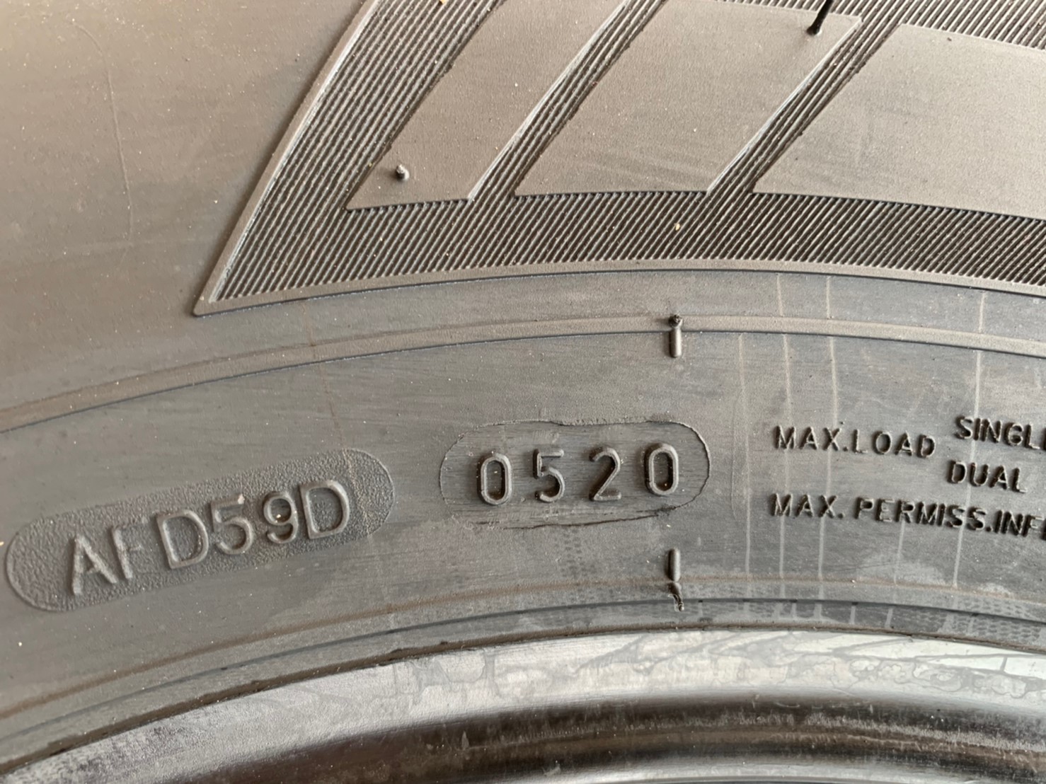 DEESTONE TITANZ T88 215/70R15 ยางใหม่ปี2020 จัดส่งฟรีทั่วประเทศ