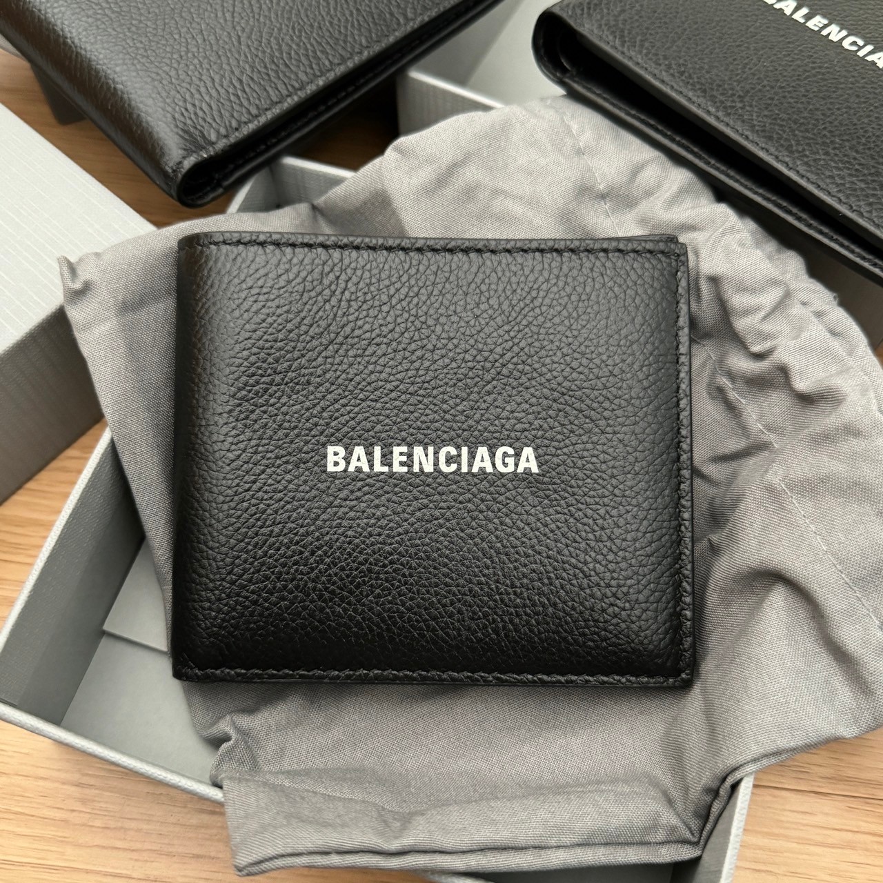 กระเป๋าสตางค์แบรนด์BALENCIAGA CASH SQUARE