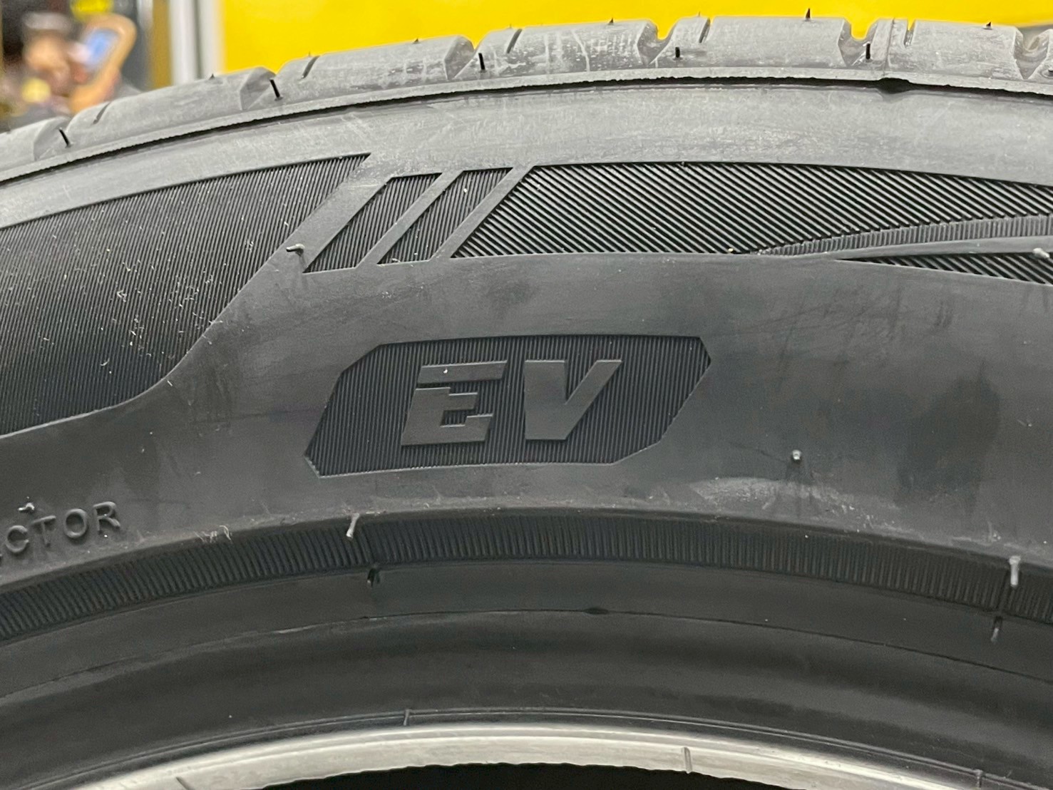 ยาง Otani KN1000 ขนาด 225/50R18 99V XL ยางใหม่ปี2025