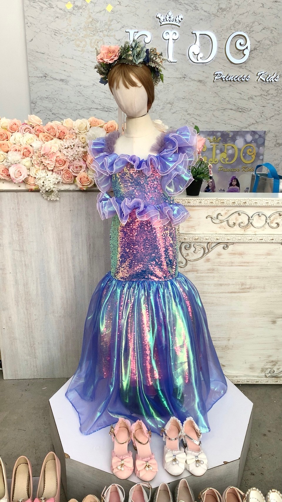 ชุดราตรีเด็ก(หน้าร้านอยู่รัชดา ลองได้ถ่ายรูปเองจากชุดจริง)W19027 สีฟ้า หางปลา ผ้าวิ้งเล่นไฟ เมอร์เมดสวยเก๋