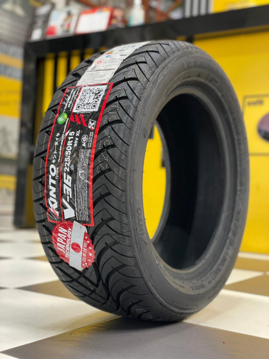 ยางสปอร์ตลายซิ่ง ยางKINTO V-36 ขนาด225/50R15 ยางใหม่ปี2021