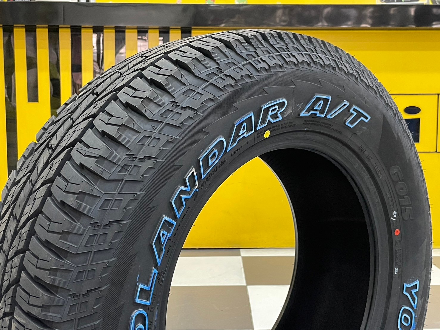 ยางใหม่ YOKOHAMA GEOLANDAR A/T G015 265/65R17 ยางใหม่ปี2024 ยางตัวหนังสือสีขาว