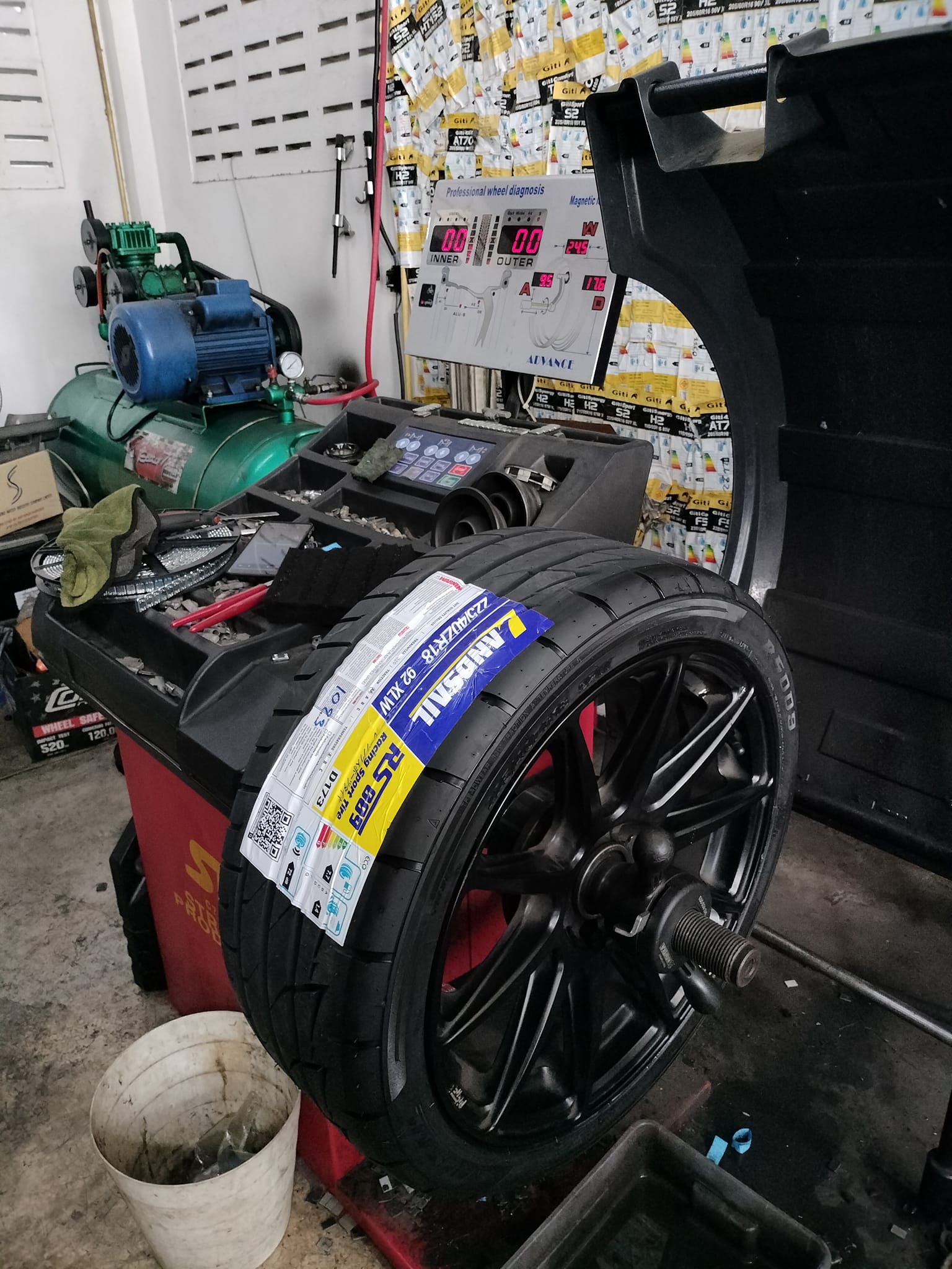 Landsail RS009 225/40R18