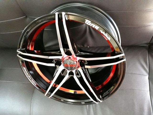 แม็กใหม่ขอบ15 AVS ลาย5ก้านคู่ ขนาด4รู100กว้าง7 ออฟ35 งานLenso