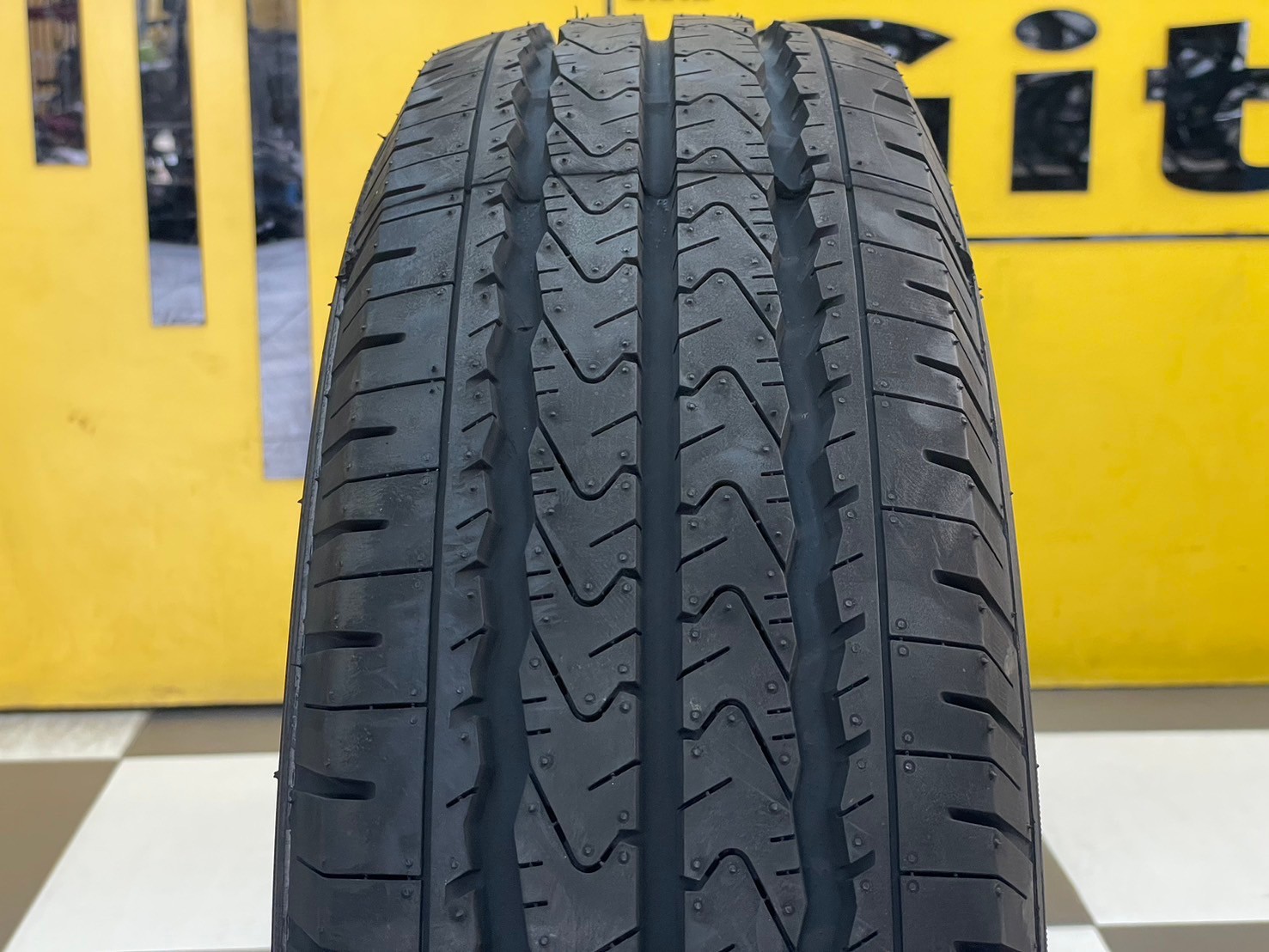 ยางหลิงหลง ยางผลิตไทย Linglong Vanplus 195R14 ยางใหม่ ปี2024