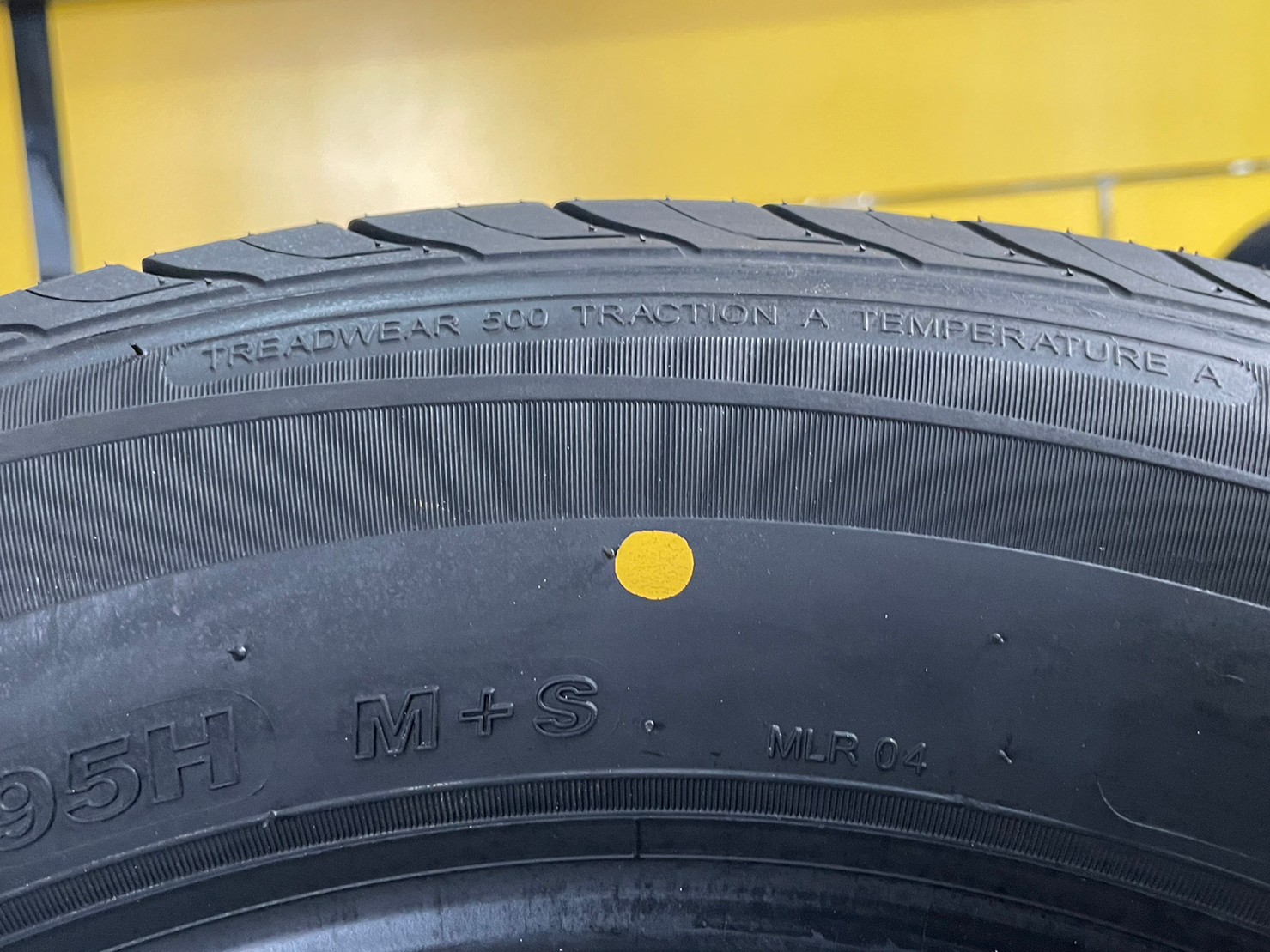 ยาง GOODRIDE RP28 215/60R16